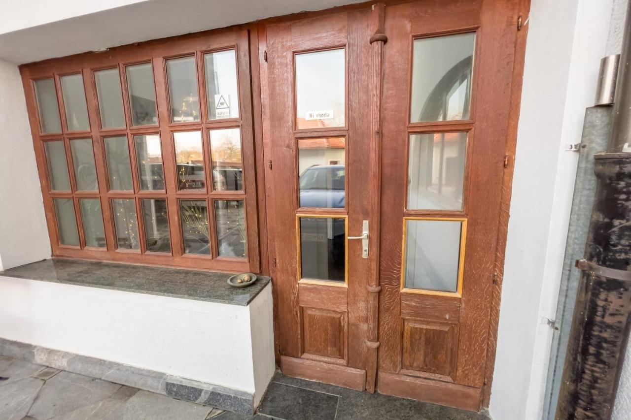 Ferienwohnung Riverside Ljubljanica With Private Parking Laibach Exterior foto